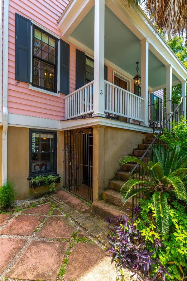 The Most Charming Old Brick Alley In Charleston Exterior photo